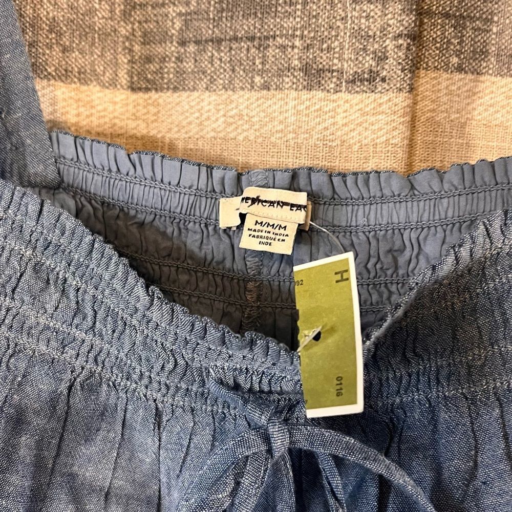 American Eagle Chambray Blue Crop Top Size Medium‎ - Picture 3 of 7